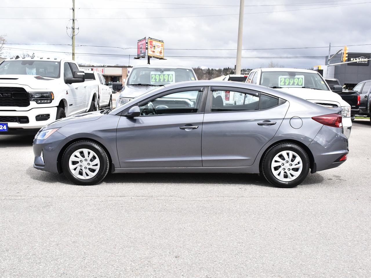 2019 Hyundai Elantra Essential ~Heated Seats ~Bluetooth ~Camera ~A/C Photo4