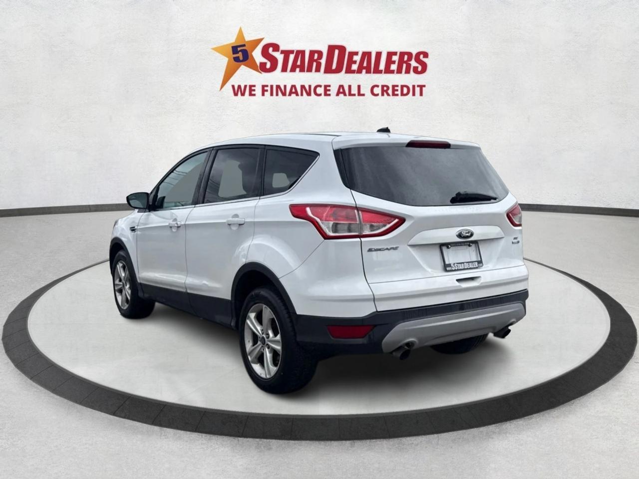 2013 Ford Escape AWD HEATED SEATS MUST SEE WE FINANCE ALL CREDIT Photo4