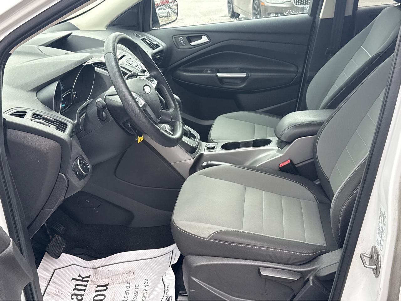 2013 Ford Escape AWD HEATED SEATS MUST SEE WE FINANCE ALL CREDIT Photo