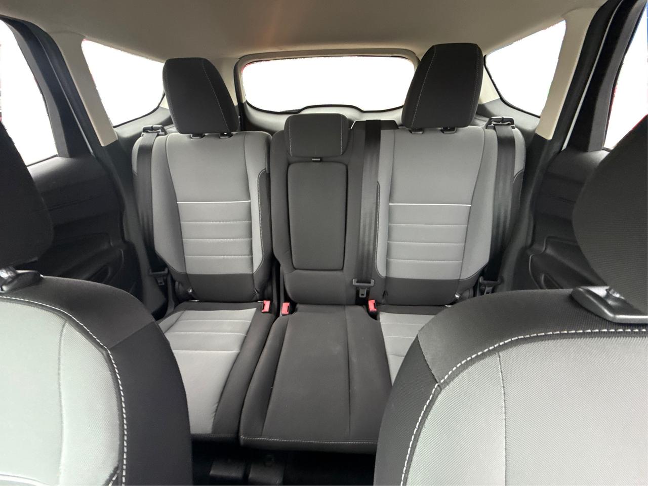 2013 Ford Escape AWD HEATED SEATS MUST SEE WE FINANCE ALL CREDIT Photo