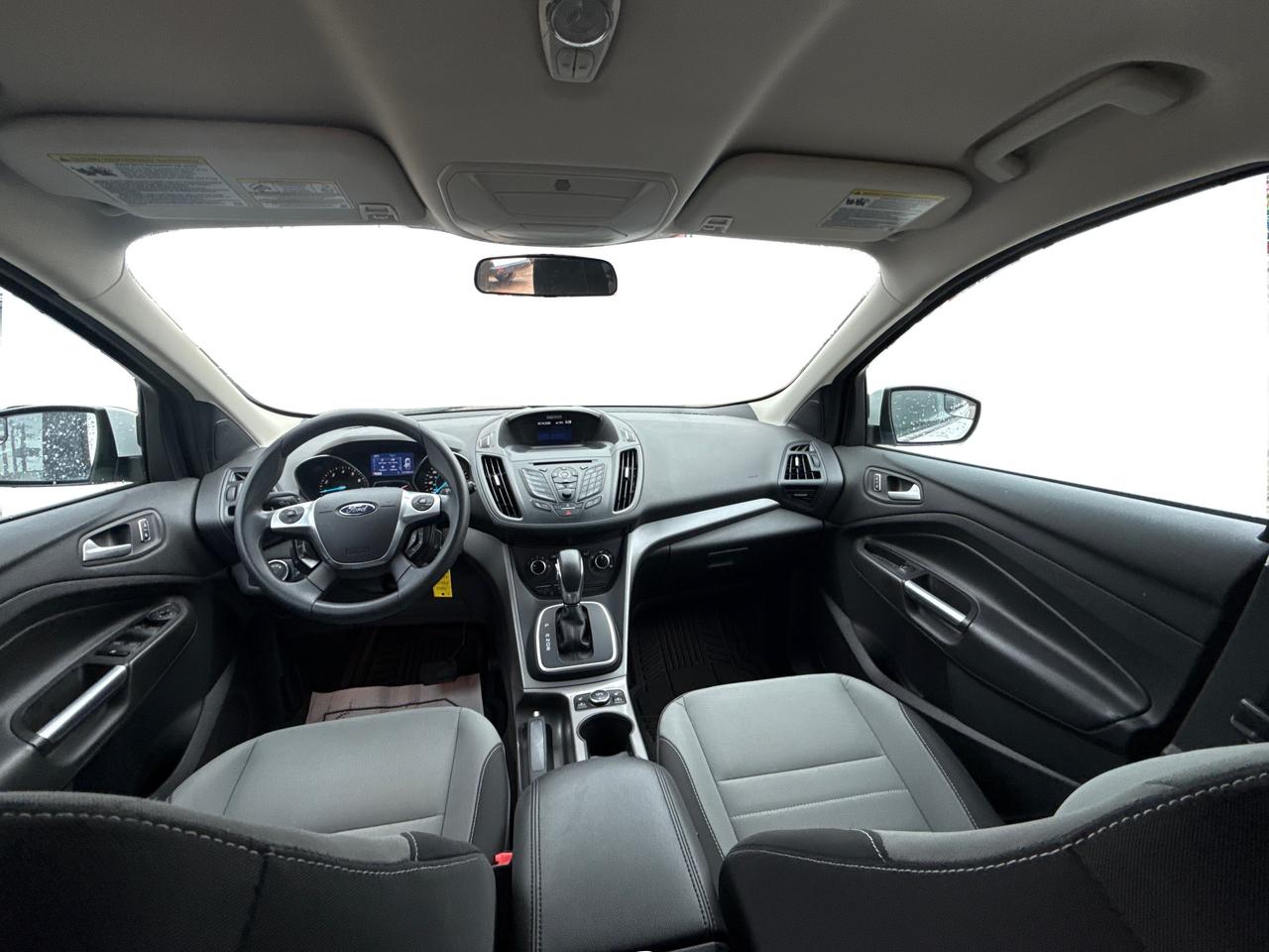 2013 Ford Escape AWD HEATED SEATS MUST SEE WE FINANCE ALL CREDIT Photo