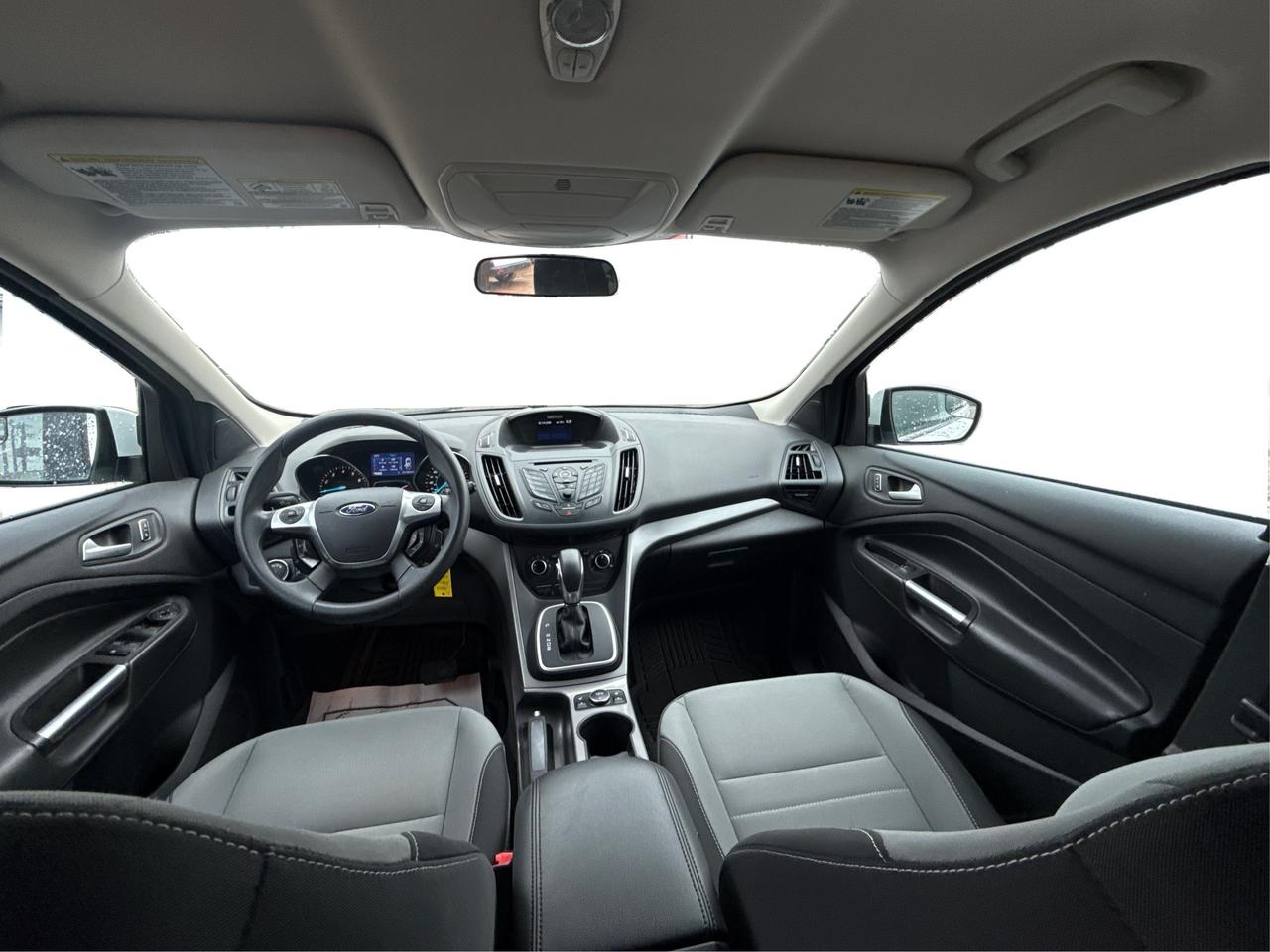 2013 Ford Escape AWD HEATED SEATS MUST SEE WE FINANCE ALL CREDIT Photo