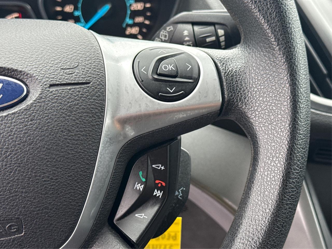2013 Ford Escape AWD HEATED SEATS MUST SEE WE FINANCE ALL CREDIT Photo