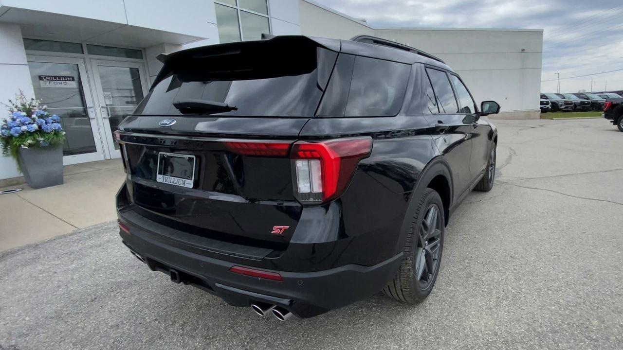 2026 Ford Explorer ST Photo