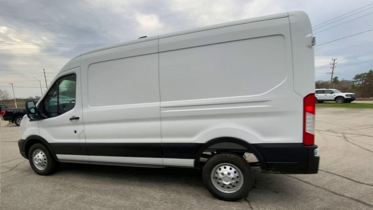 2026 Ford Transit Sliding Pass 148 Photo