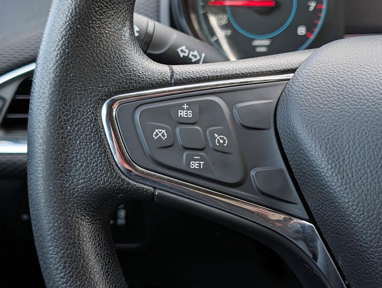 2017 Chevrolet Cruze LT Photo