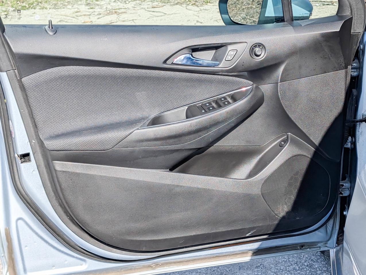 2017 Chevrolet Cruze LT Photo