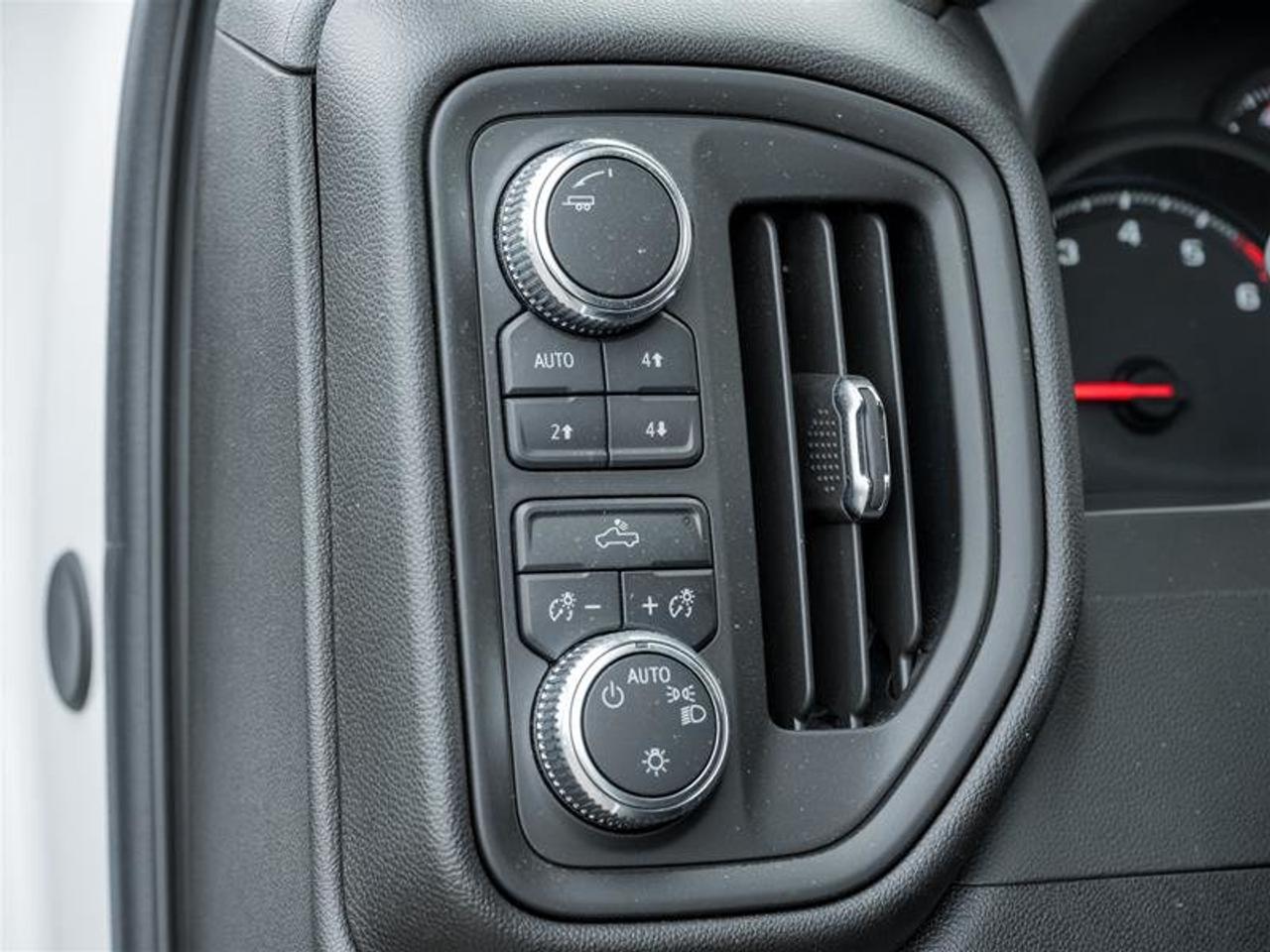 2024 GMC SIERRA 2500HD 4WD Regular Cab Long Box Pro Photo