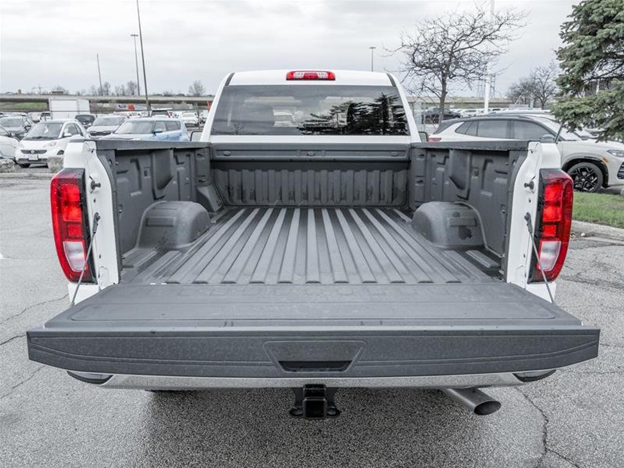 2024 GMC SIERRA 2500HD 4WD Regular Cab Long Box Pro Photo