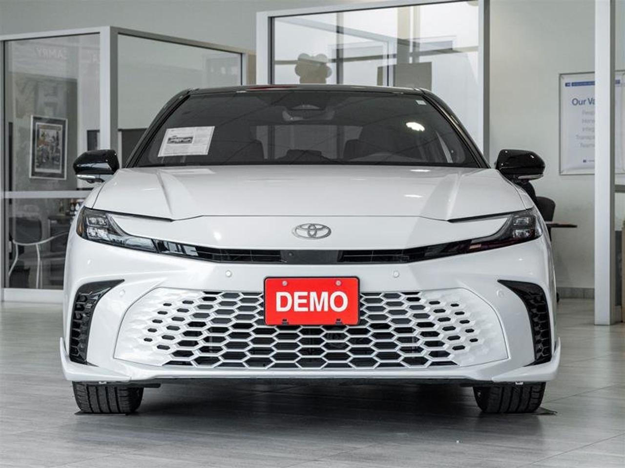 2026 Toyota Camry Hybrid XSE AWD Sunroof | Navi | Backup Cam | Heated Seats | Wireless Charging | XSE Photo