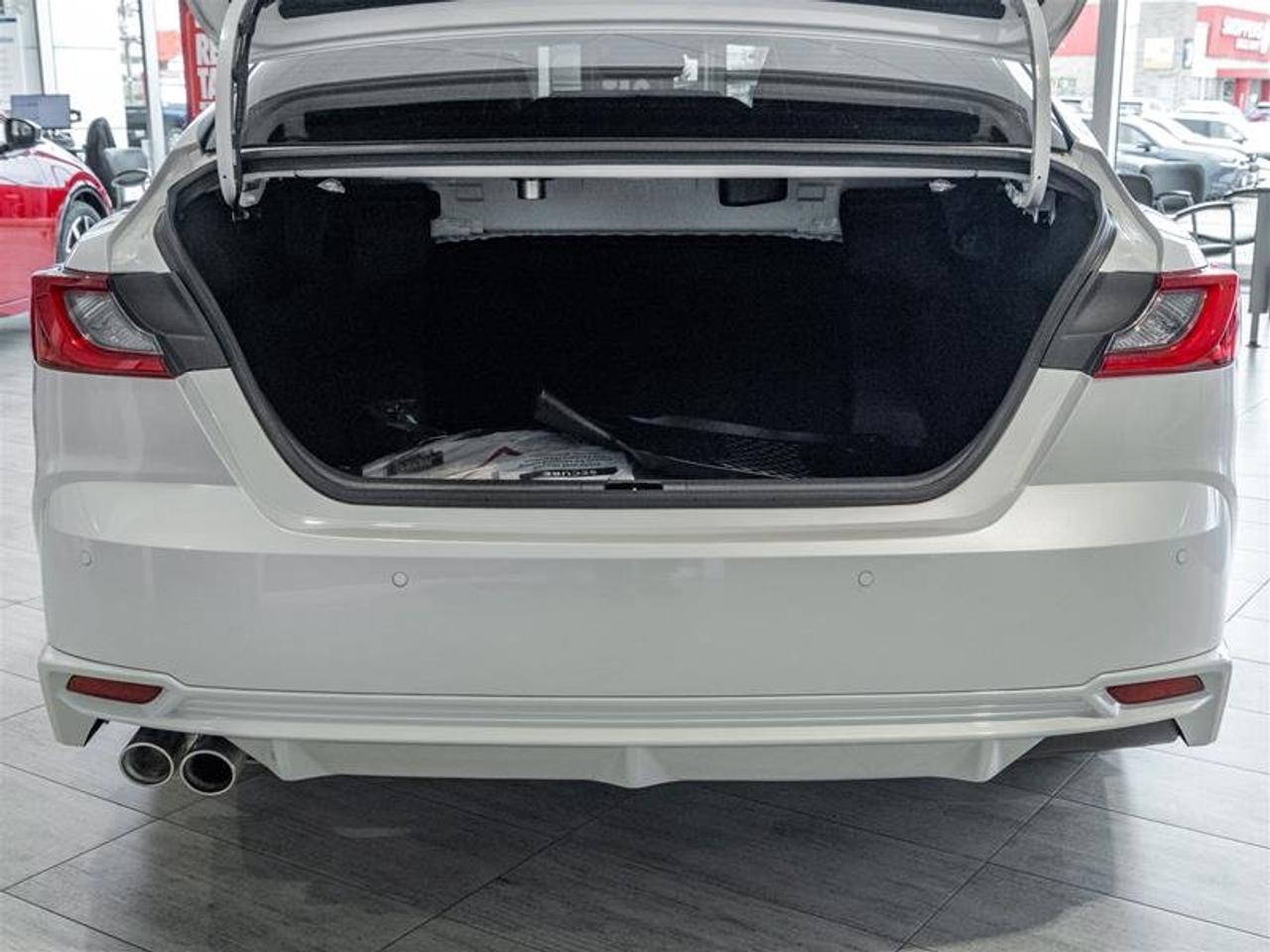 2026 Toyota Camry Hybrid XSE AWD Sunroof | Navi | Backup Cam | Heated Seats | Wireless Charging | XSE Photo