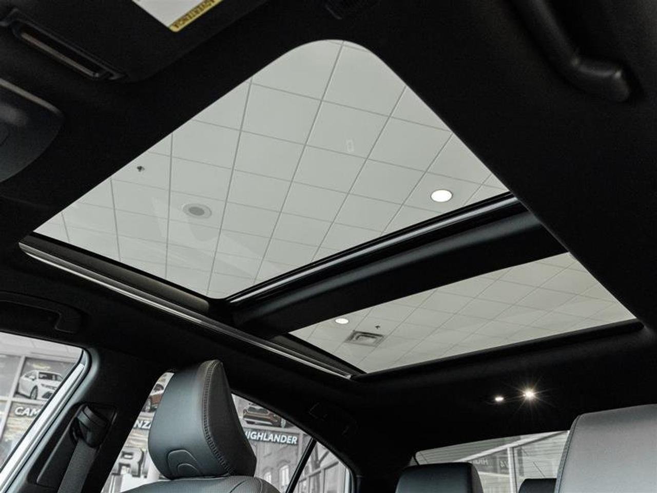 2026 Toyota Camry Hybrid XSE AWD Sunroof | Navi | Backup Cam | Heated Seats | Wireless Charging | XSE Photo