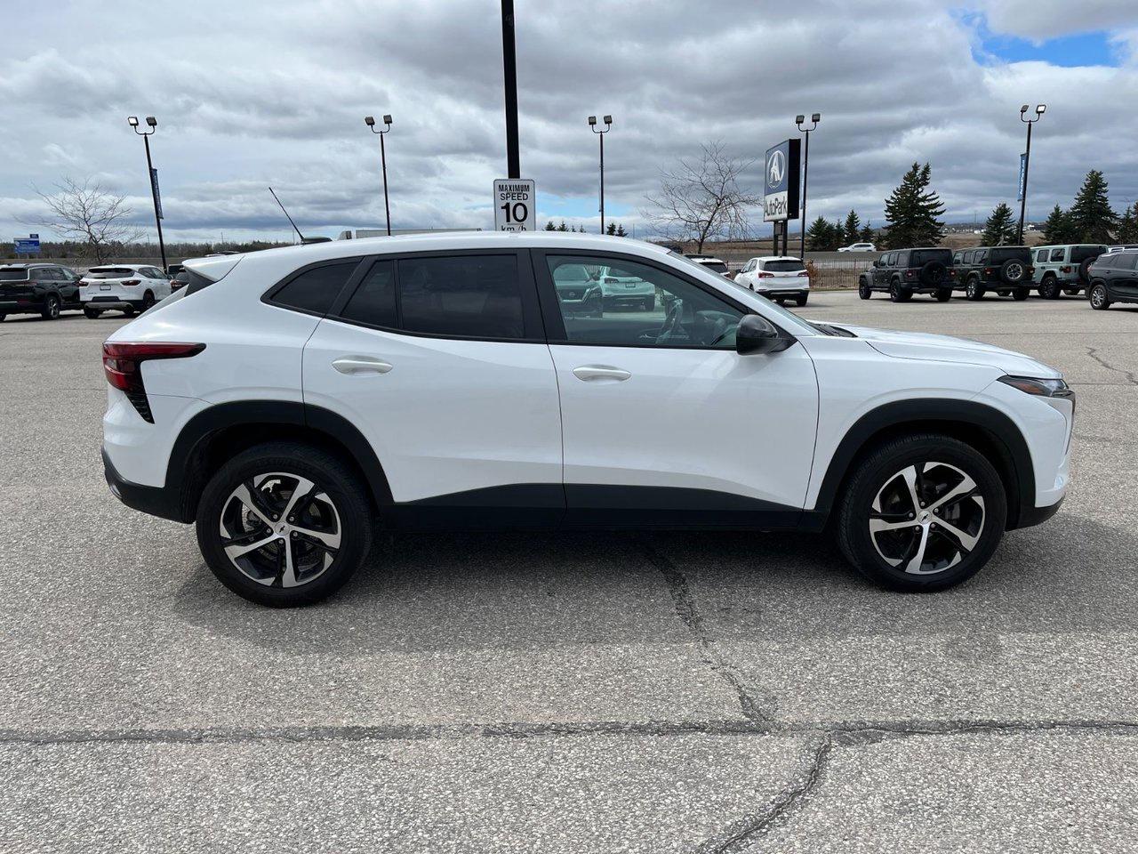 2024 Chevrolet Trax FWD 4dr 1RS Photo4