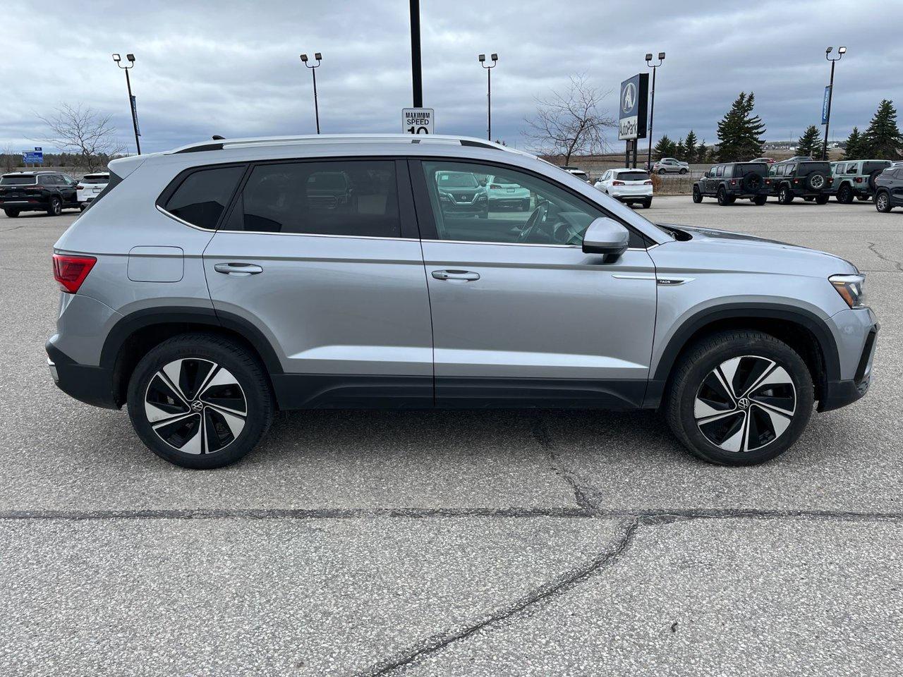 2024 Volkswagen Taos Comfortline 4Motion Photo