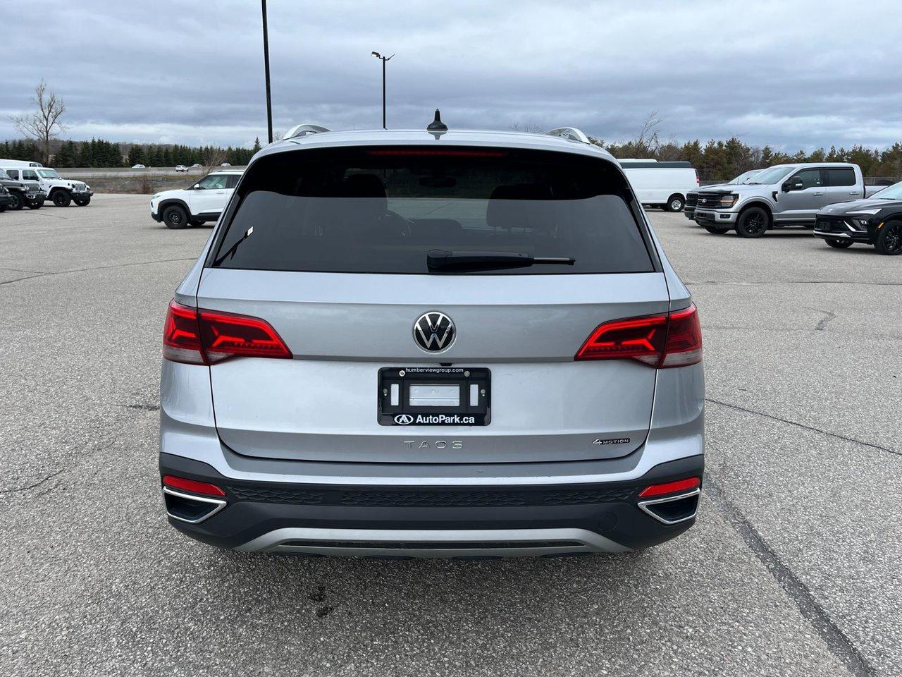 2024 Volkswagen Taos Comfortline 4Motion Photo