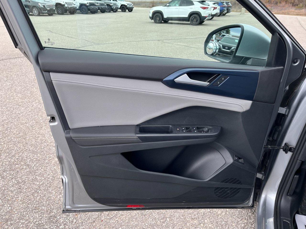 2024 Volkswagen Taos Comfortline 4Motion Photo