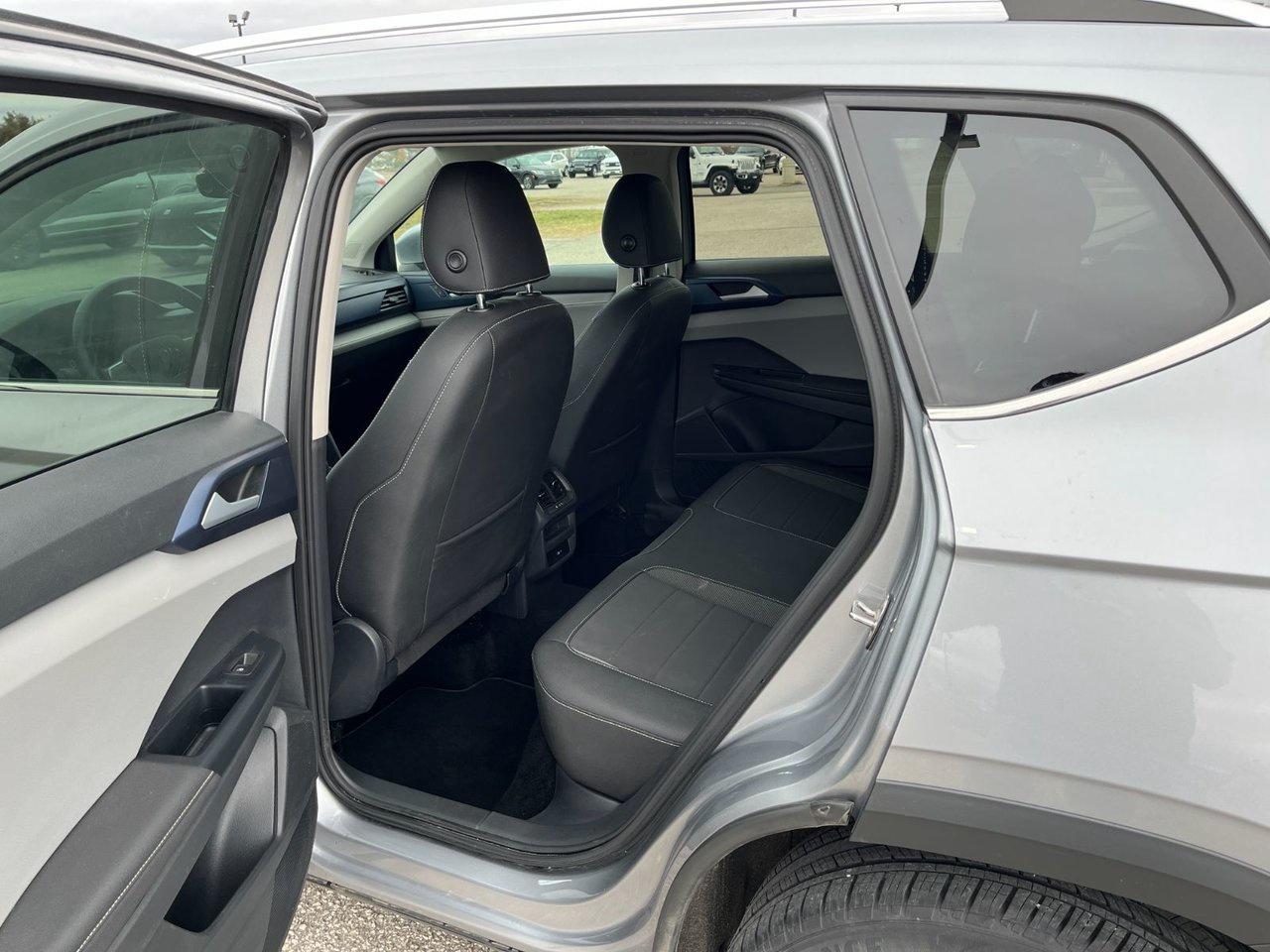 2024 Volkswagen Taos Comfortline 4Motion Photo