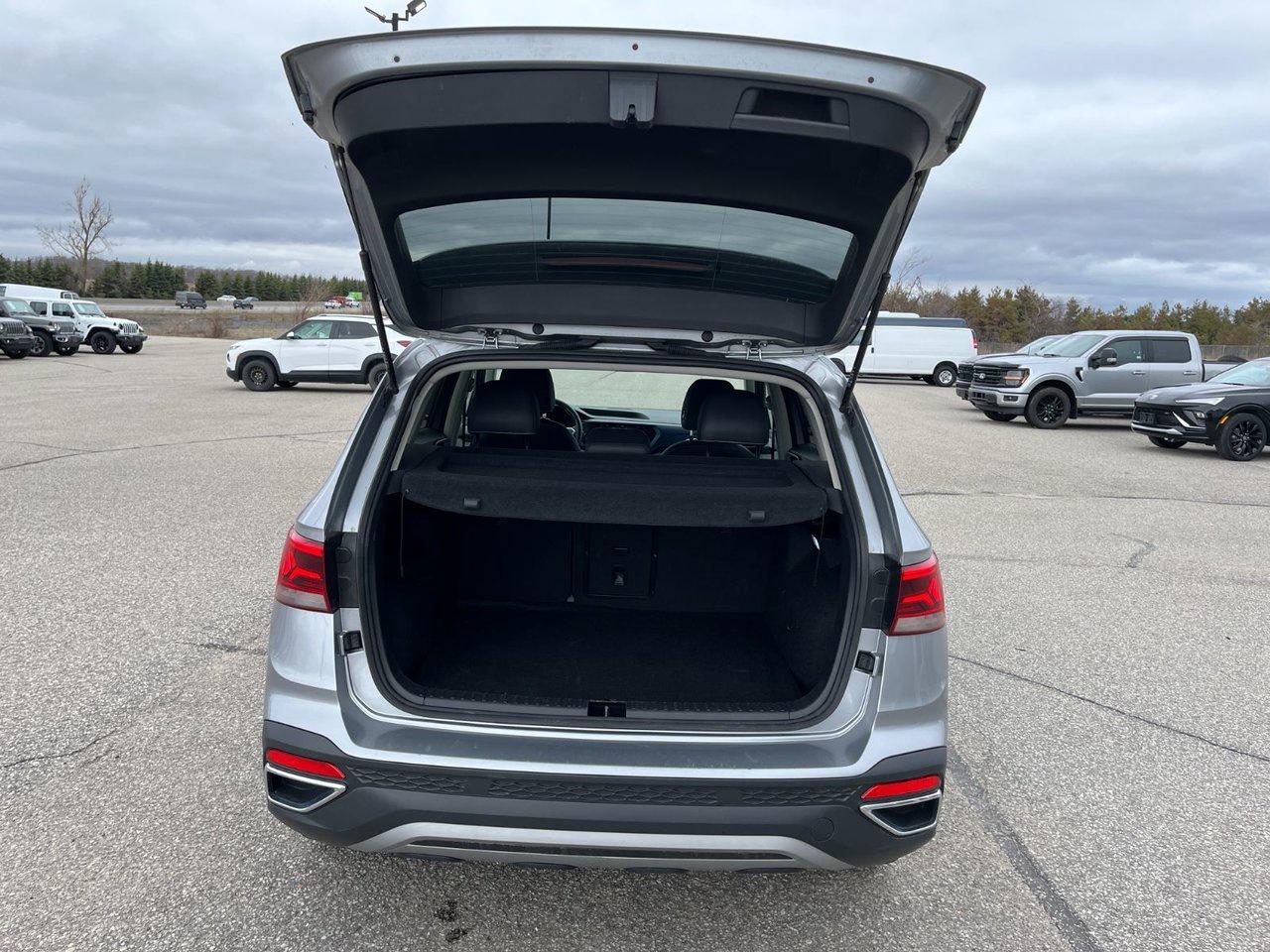 2024 Volkswagen Taos Comfortline 4Motion Photo