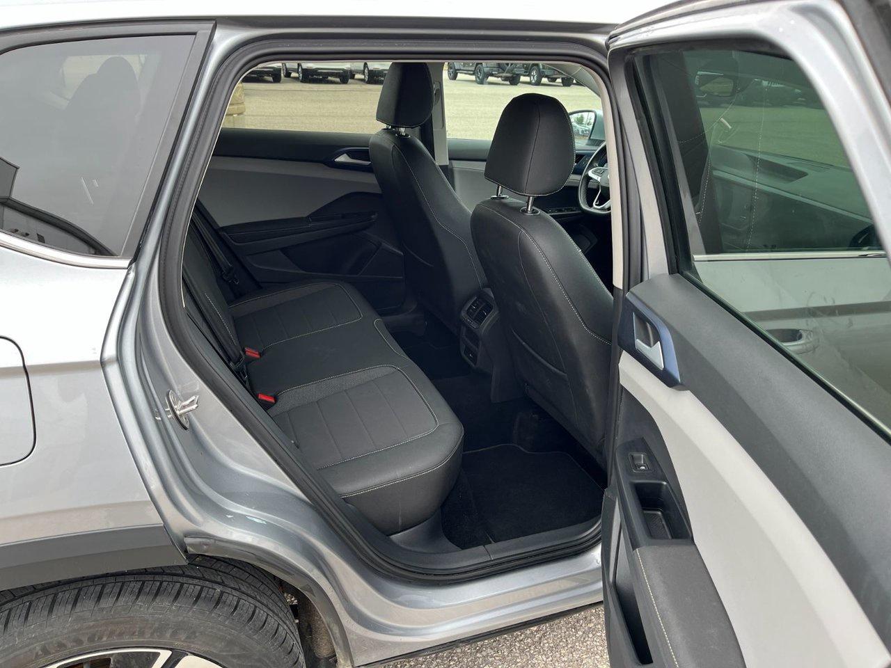 2024 Volkswagen Taos Comfortline 4Motion Photo