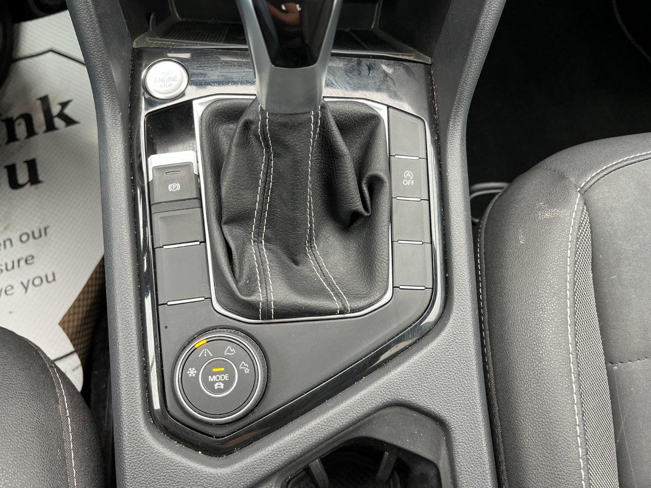 2024 Volkswagen Taos Comfortline 4Motion Photo
