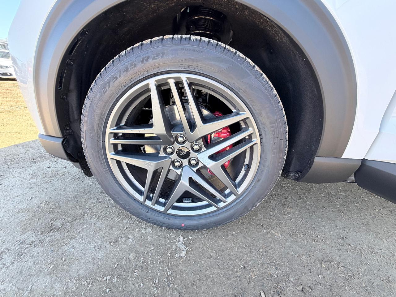 2026 Ford Explorer ST Photo4