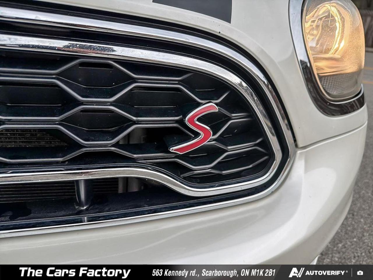 2018 MINI Cooper Countryman S ALL4 Apple CarPlay / Camera / Loaded! Photo