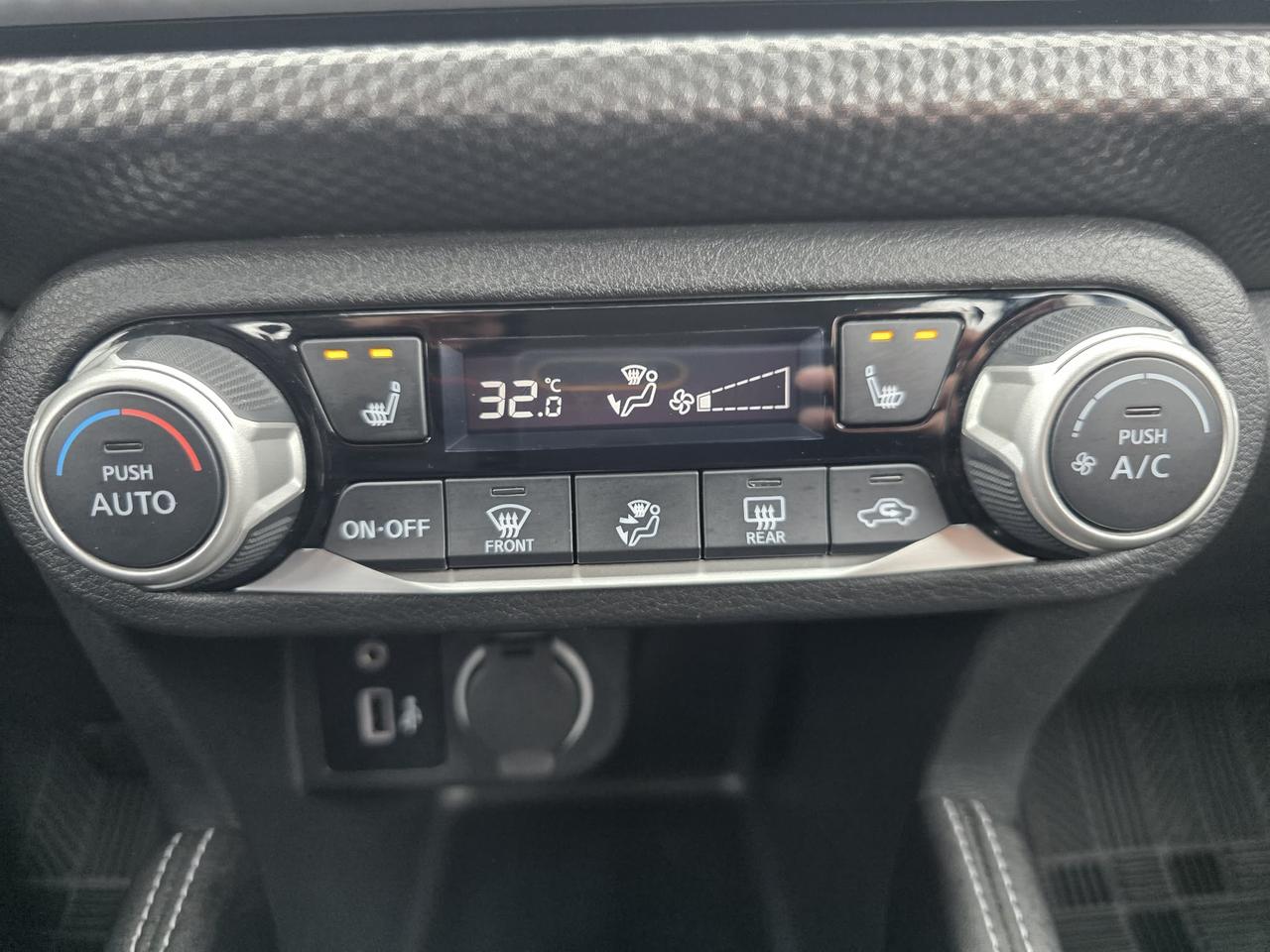 2019 Nissan Kicks SV Photo