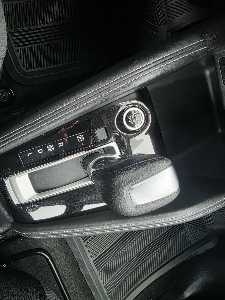 2019 Nissan Kicks SV Photo