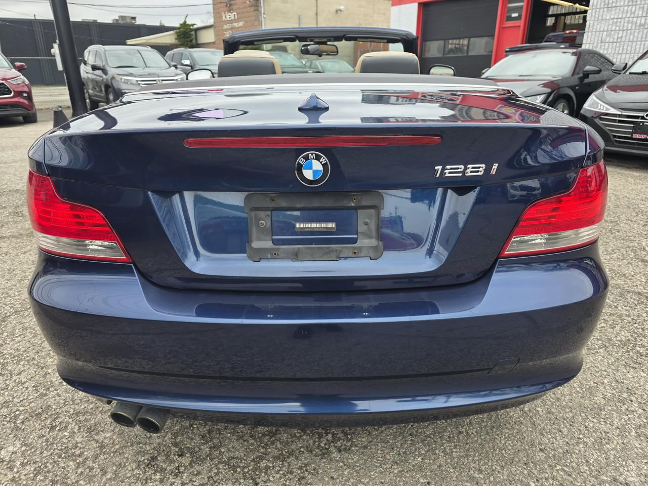 2011 BMW 1 Series 128i Convertible Photo
