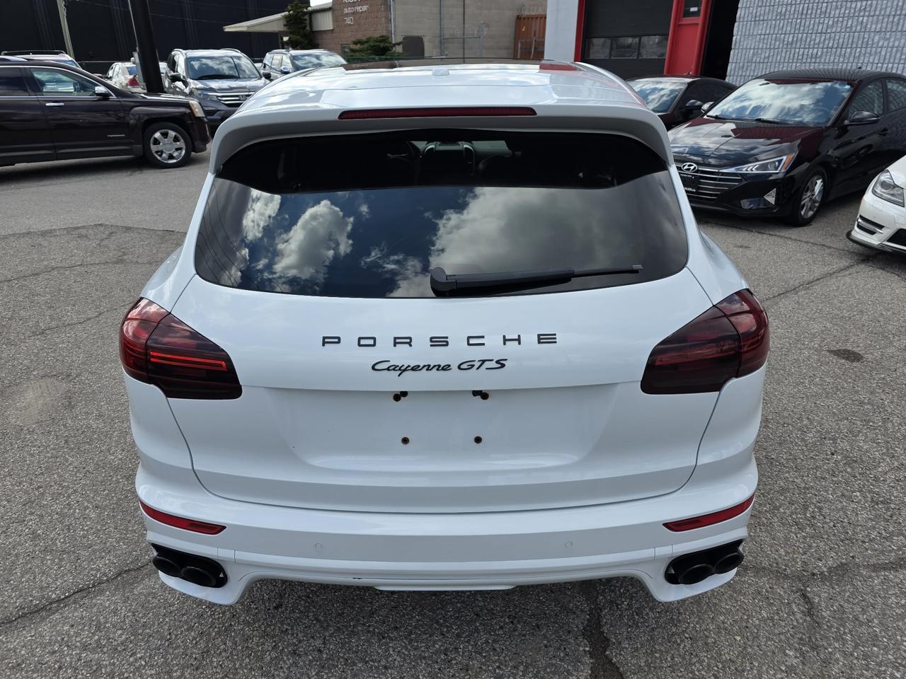 2016 Porsche Cayenne GTS AWD Photo