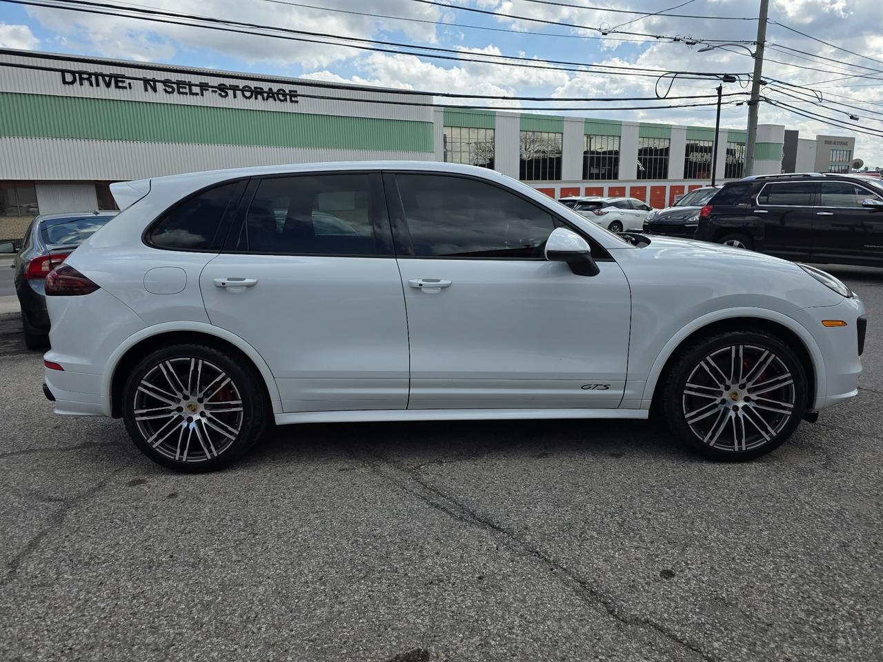 2016 Porsche Cayenne GTS AWD Photo