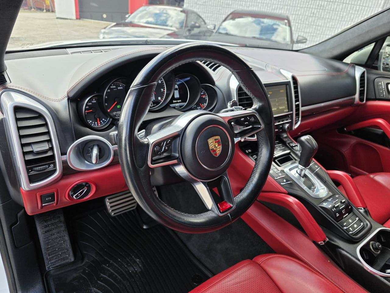 2016 Porsche Cayenne GTS AWD Photo