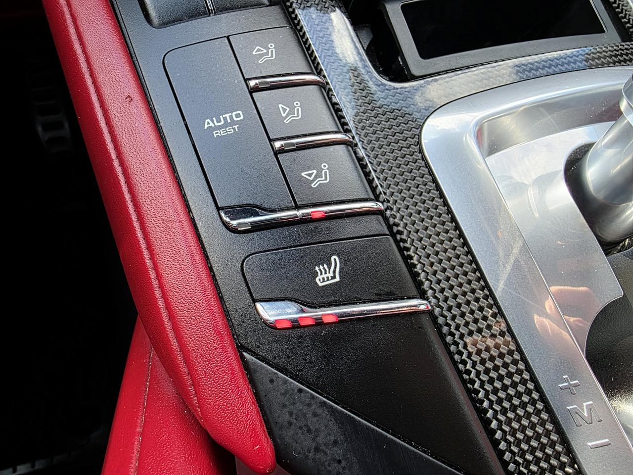 2016 Porsche Cayenne GTS AWD Photo