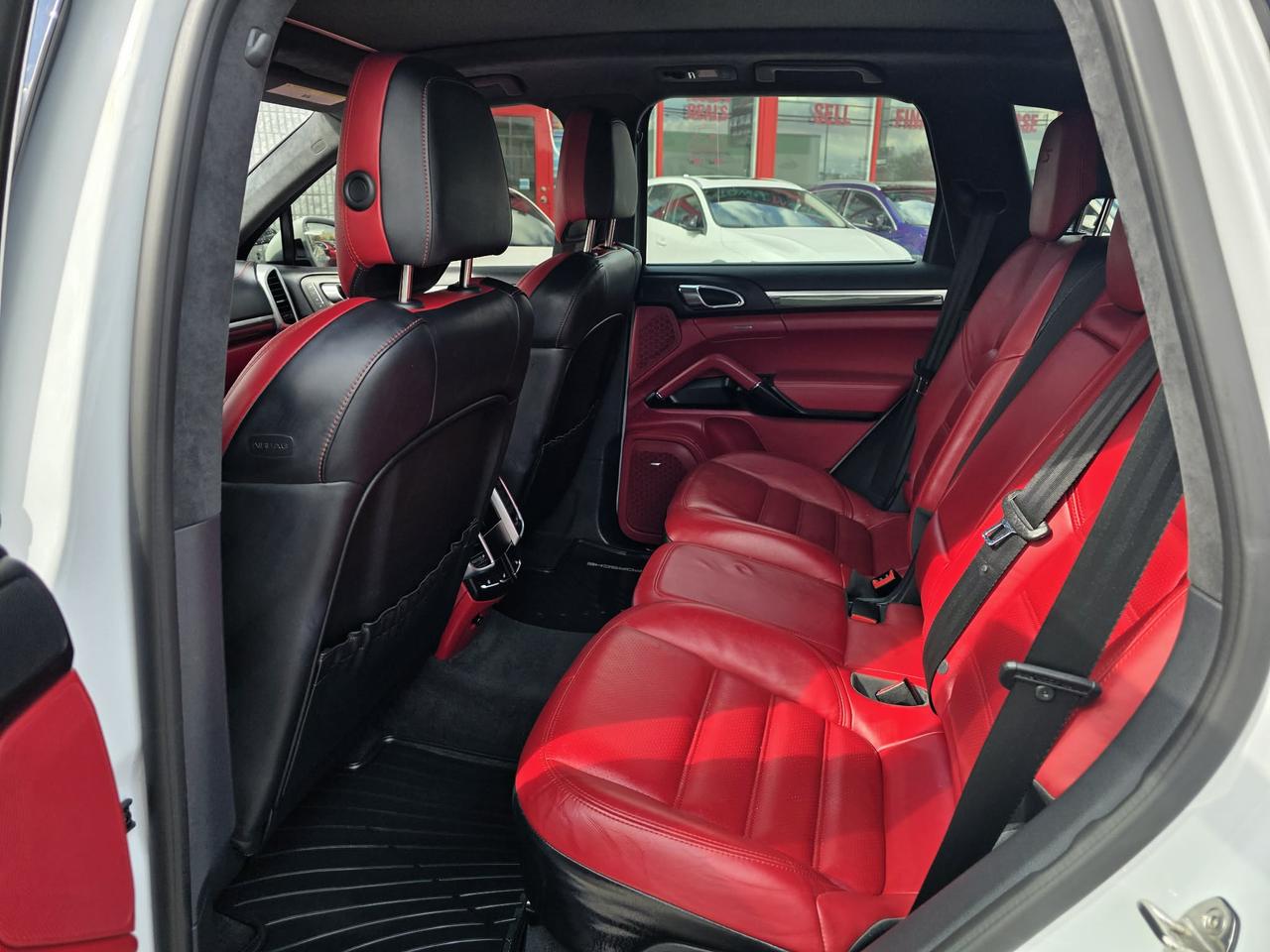 2016 Porsche Cayenne GTS AWD Photo