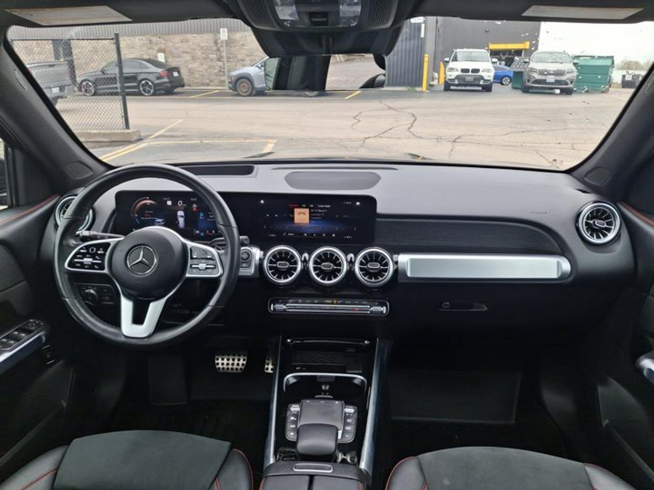 2023 Mercedes-Benz G-Class GLB 250 AWD | Nav | HUD | 360 Camera | Leather/Suede | Sunroof | AMG Wheels | and More ! Photo