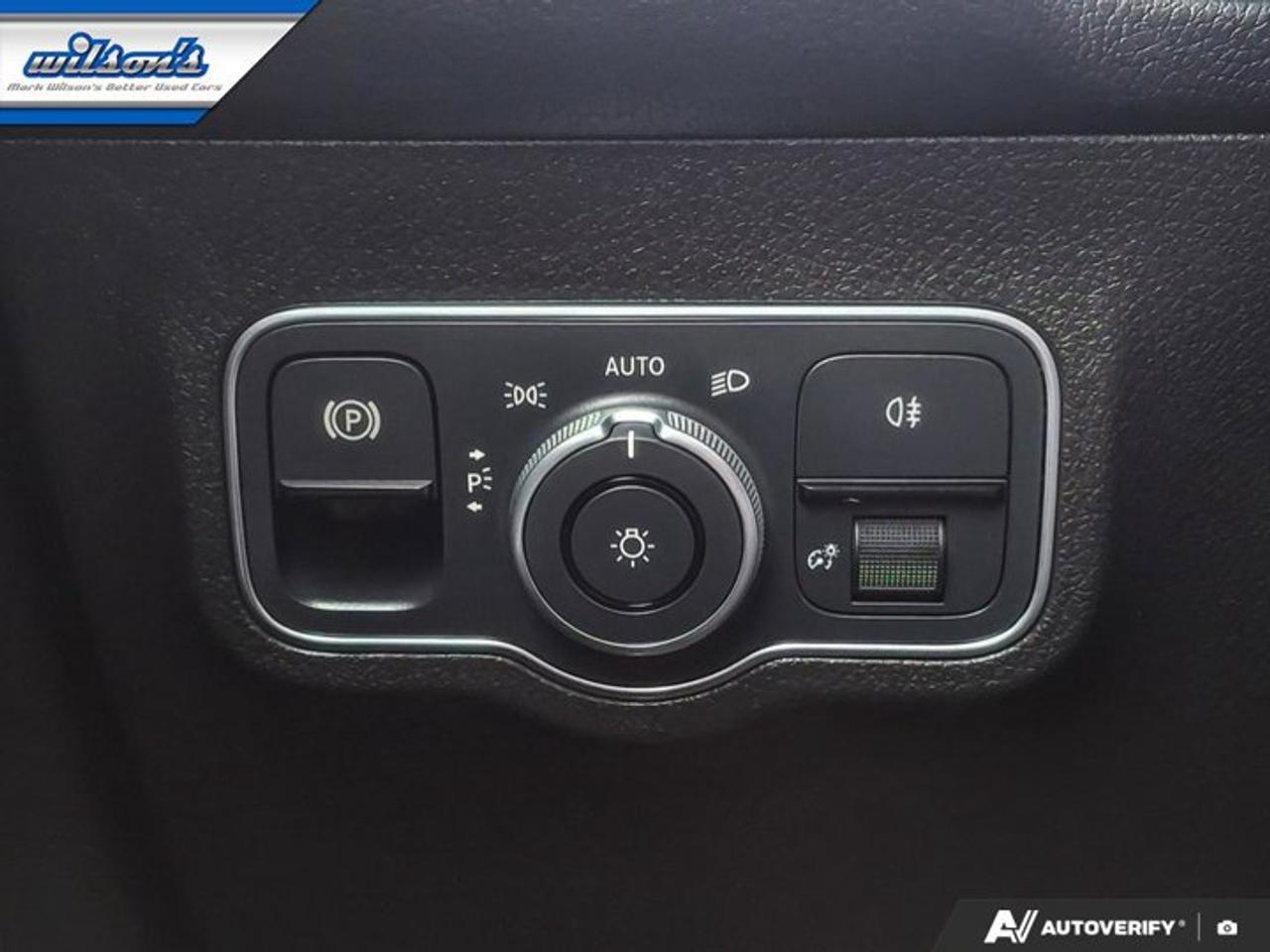 2023 Mercedes-Benz G-Class GLB 250 AWD | Nav | HUD | 360 Camera | Leather/Suede | Sunroof | AMG Wheels | and More ! Photo