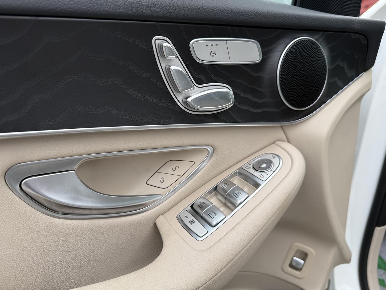 2018 Mercedes-Benz GLC-Class GLC 300 Photo