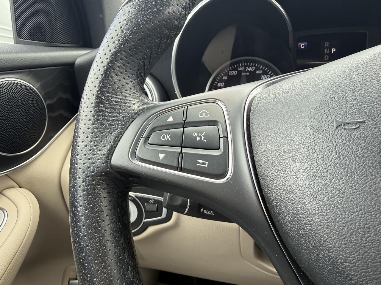 2018 Mercedes-Benz GLC-Class GLC 300 Photo