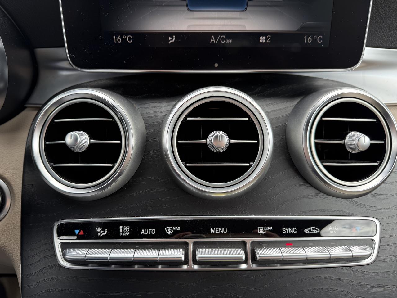 2018 Mercedes-Benz GLC-Class GLC 300 Photo