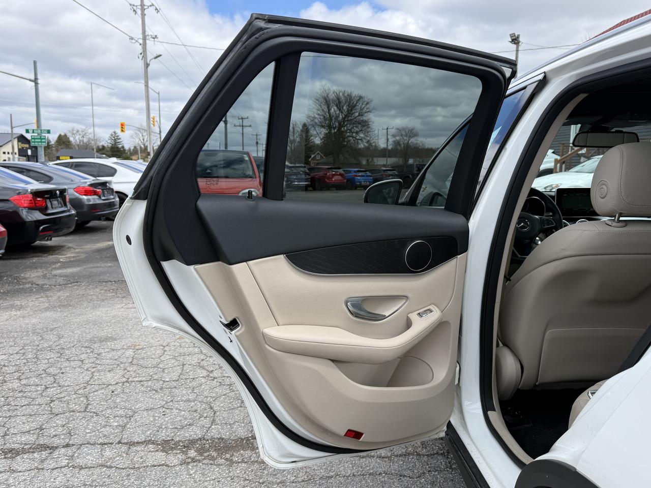 2018 Mercedes-Benz GLC-Class GLC 300 Photo