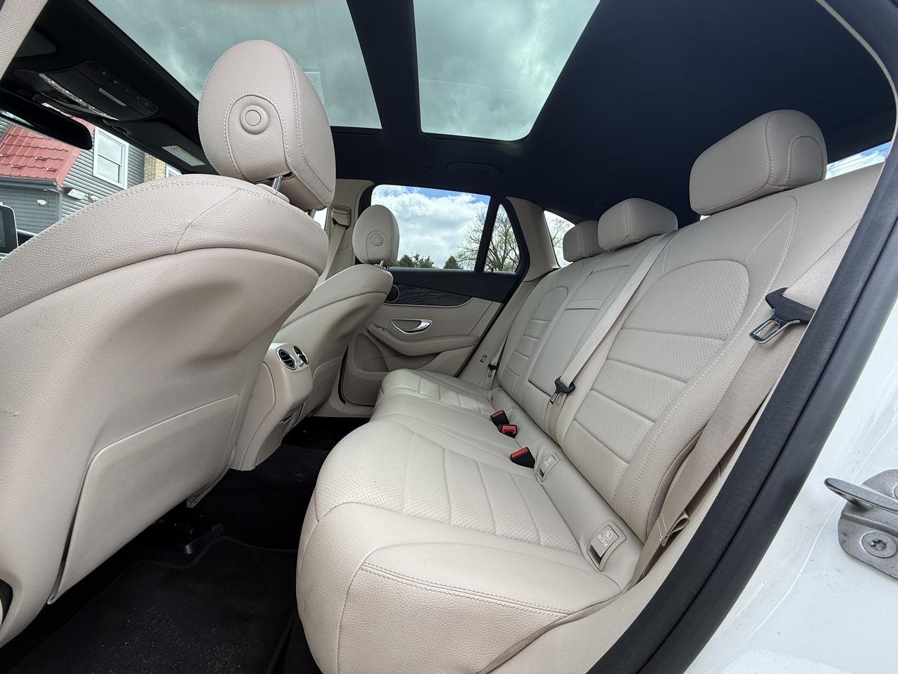2018 Mercedes-Benz GLC-Class GLC 300 Photo