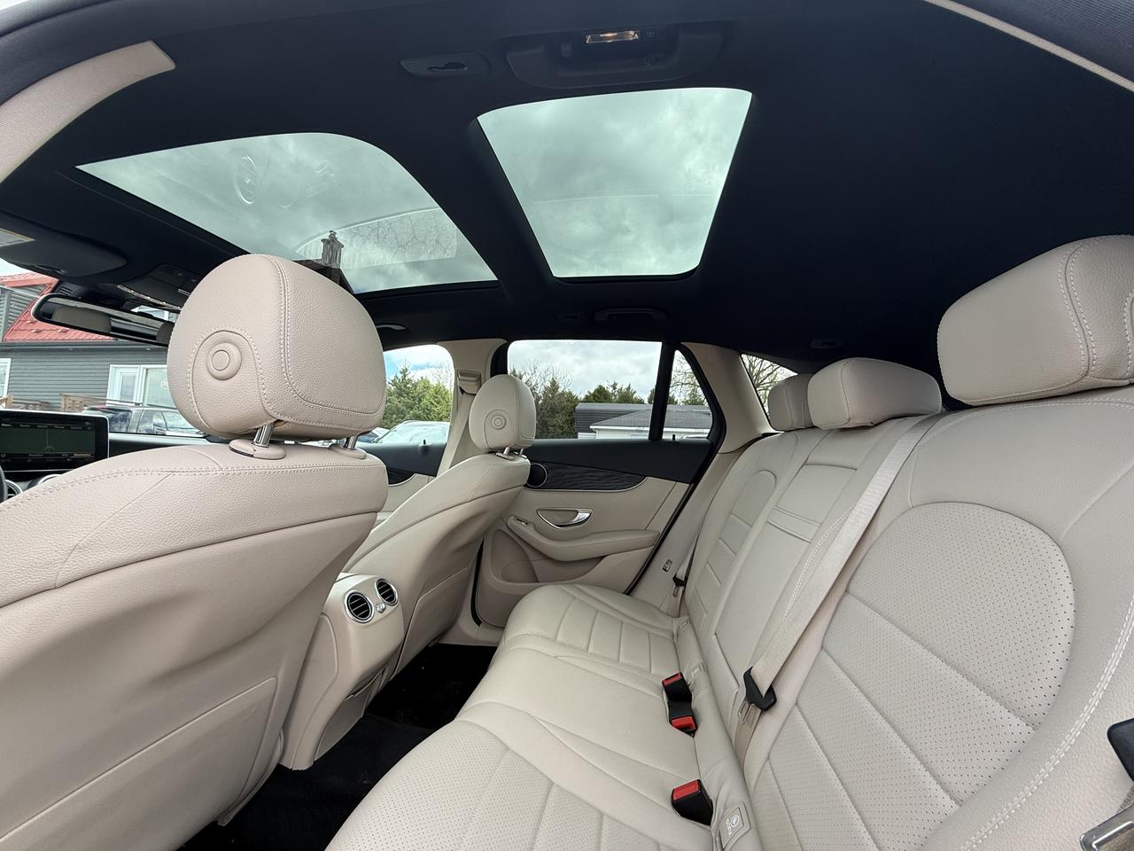 2018 Mercedes-Benz GLC-Class GLC 300 Photo