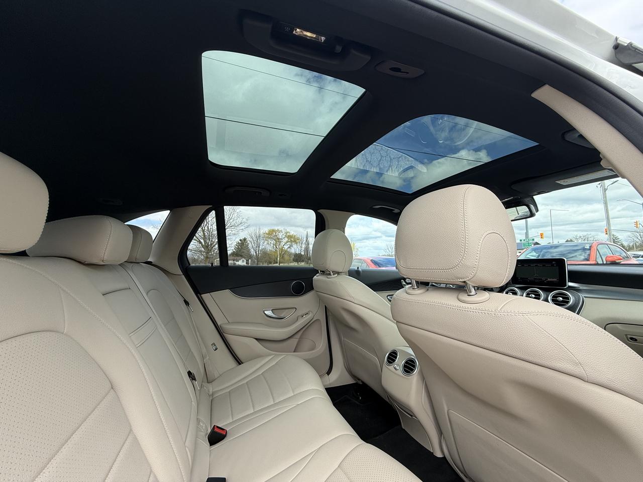 2018 Mercedes-Benz GLC-Class GLC 300 Photo