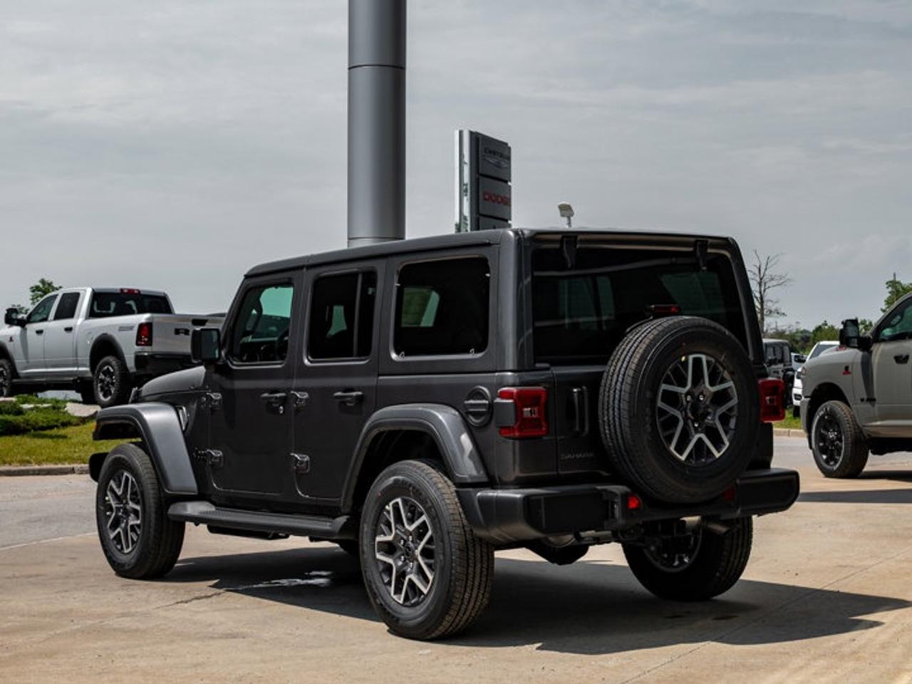 2026 Jeep Wrangler Sahara Photo