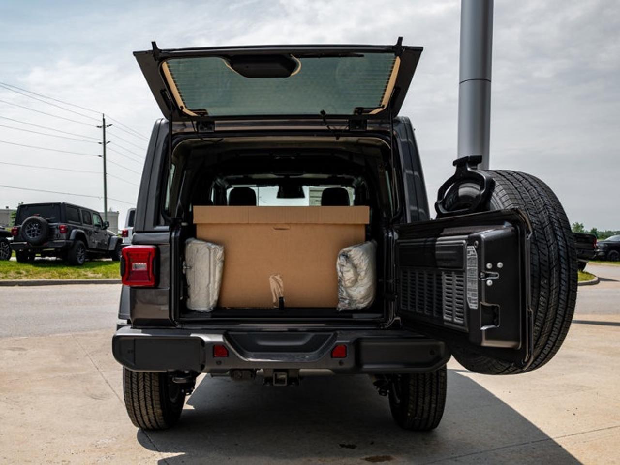 2026 Jeep Wrangler Sahara Photo