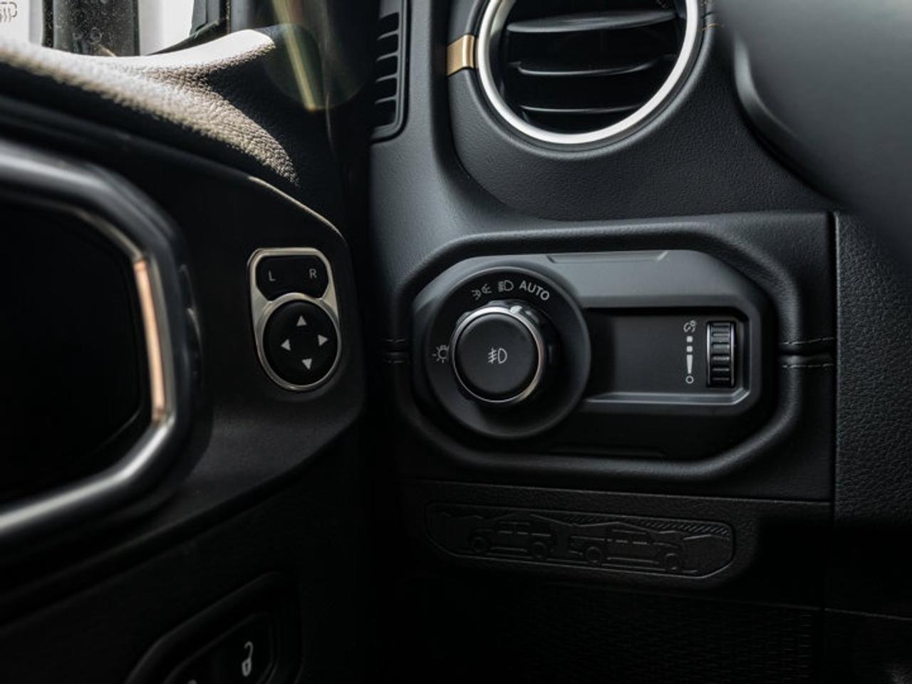 2026 Jeep Wrangler Sahara Photo