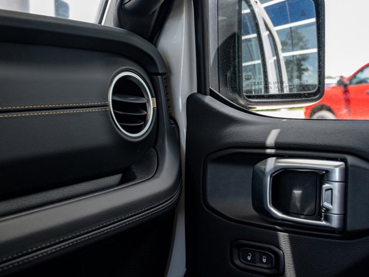 2026 Jeep Wrangler Sahara Photo