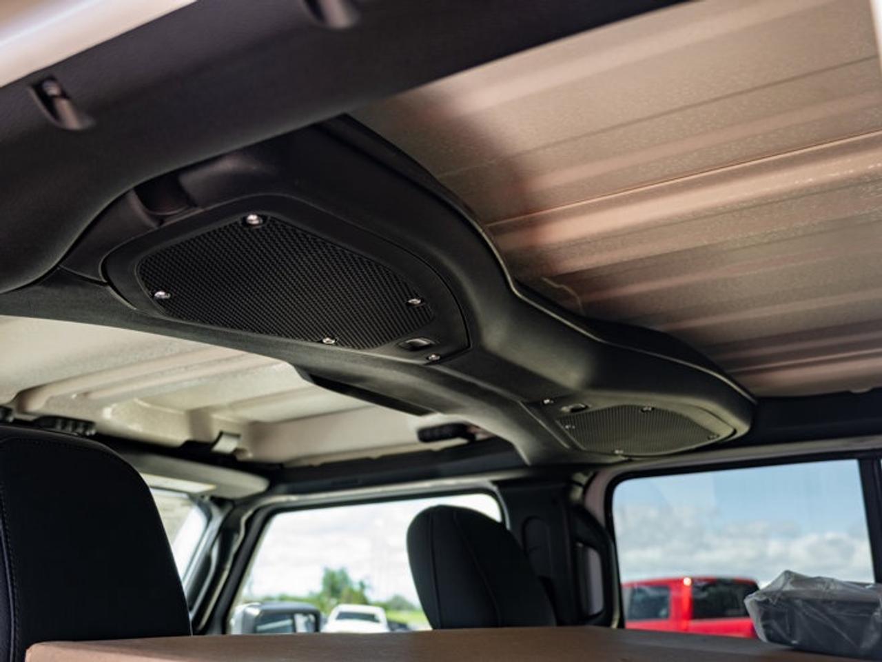 2026 Jeep Wrangler Sahara Photo