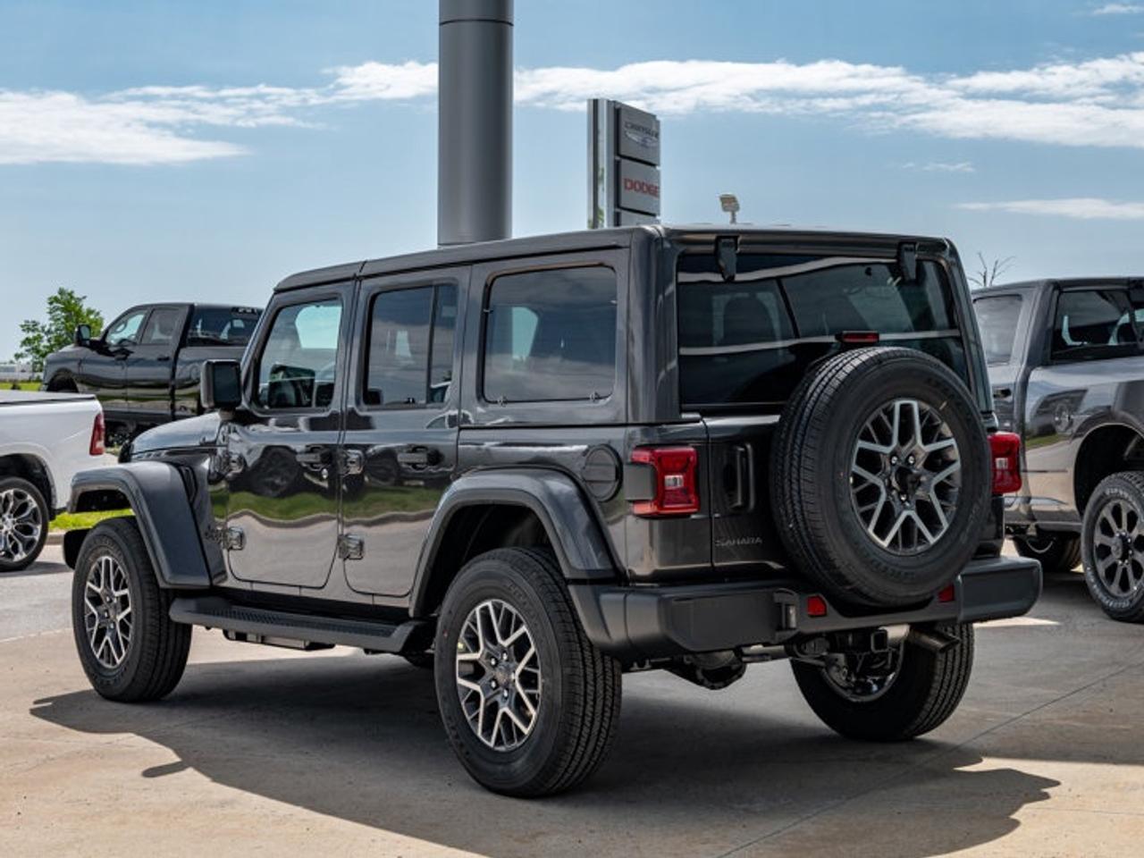 2026 Jeep Wrangler Sahara Photo