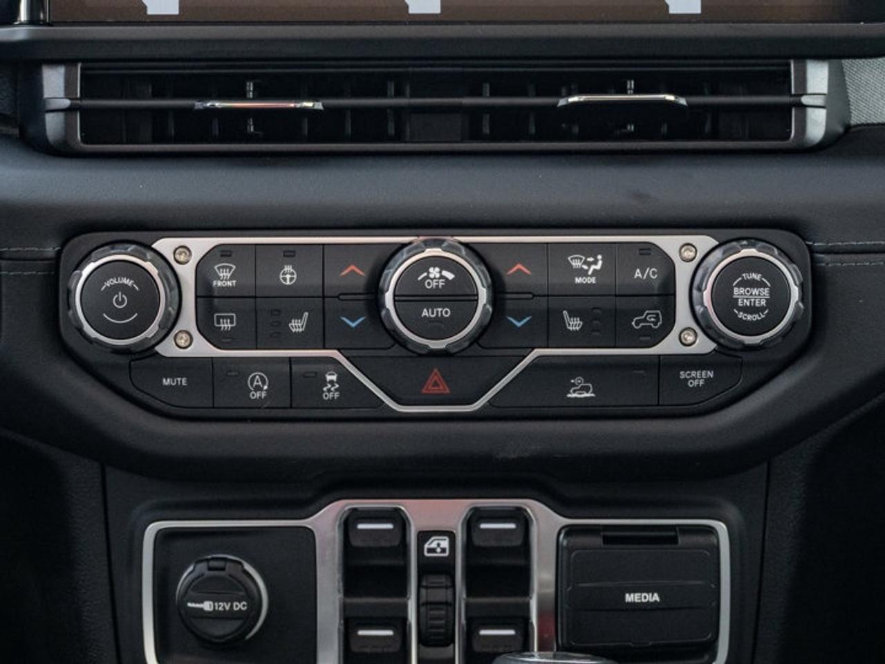 2026 Jeep Wrangler Sahara Photo